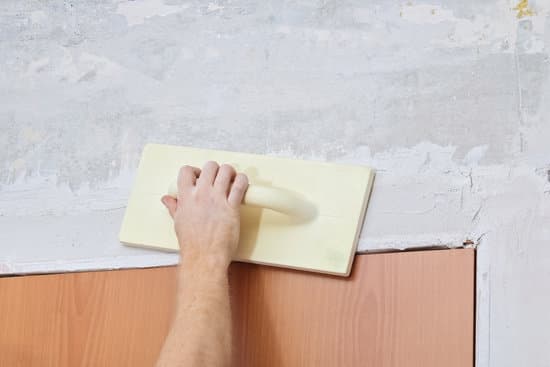 Pourquoi poncer le placo avant de peindre