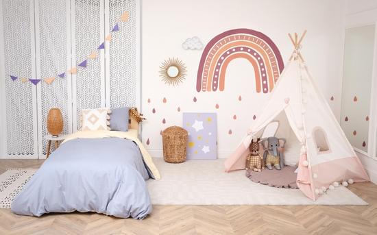 Aménager la chambre de votre enfant avec un tipi