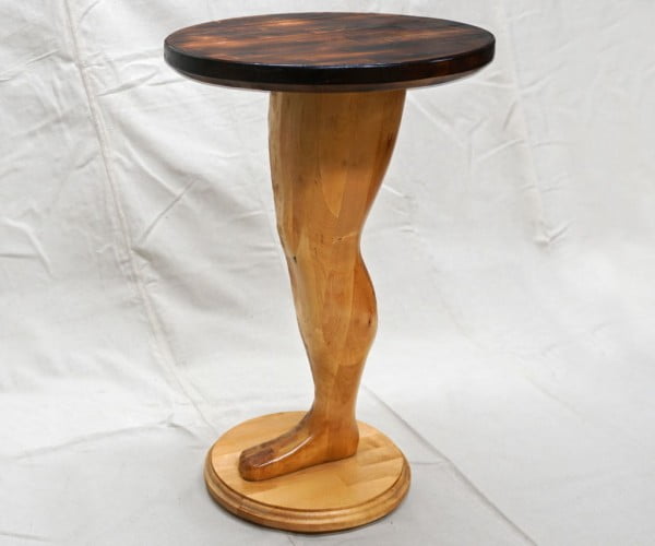 Pied de table en bois