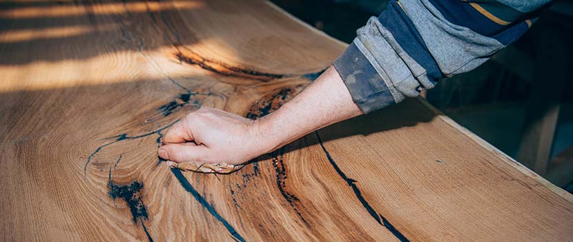 Quelles sont les meilleures essences de bois pour fabriquer une table époxy ?
