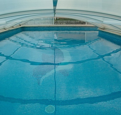 Quelle dimension pour une piscine pour ne pas avoir à déclarer la pose d'une couverture